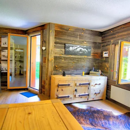 Au Pied Des Dents Du Midi *